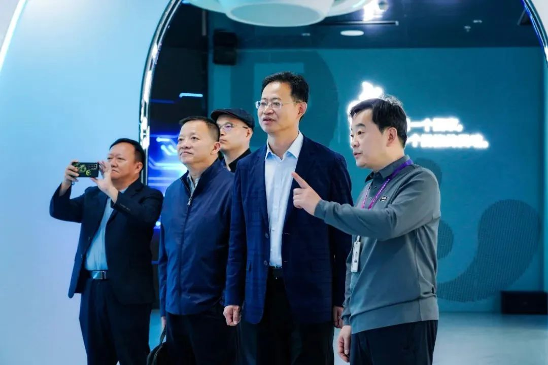 2024120602 国家广电总局发展研究中心一行赴今年会·(jinnianhui)金字招牌励丰文化调研指导